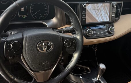 Toyota RAV4, 2018 год, 3 150 000 рублей, 8 фотография