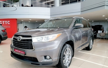 Toyota Highlander III, 2015 год, 3 290 000 рублей, 1 фотография