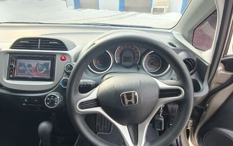 Honda Fit III, 2010 год, 900 000 рублей, 5 фотография