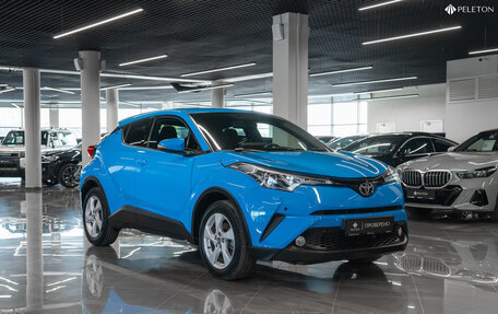 Toyota C-HR I рестайлинг, 2018 год, 2 580 000 рублей, 2 фотография