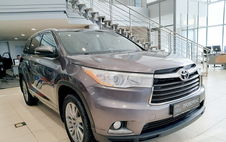 Toyota Highlander III, 2015 год, 3 290 000 рублей, 3 фотография