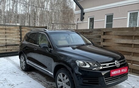 Volkswagen Touareg III, 2010 год, 2 430 000 рублей, 3 фотография