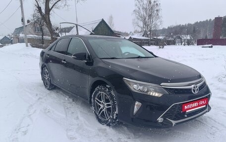 Toyota Camry, 2017 год, 2 400 000 рублей, 4 фотография