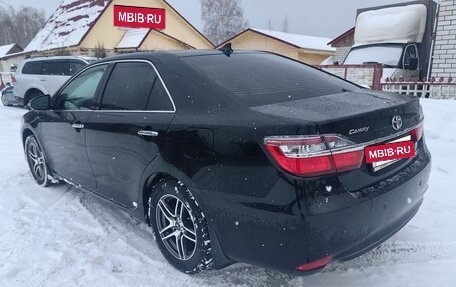 Toyota Camry, 2017 год, 2 400 000 рублей, 7 фотография