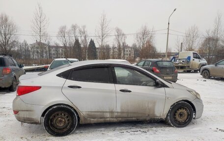 Hyundai Solaris II рестайлинг, 2011 год, 460 000 рублей, 3 фотография