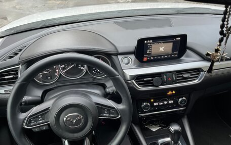 Mazda 6, 2017 год, 2 280 000 рублей, 12 фотография