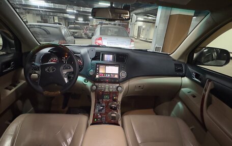 Toyota Highlander III, 2012 год, 2 499 999 рублей, 9 фотография