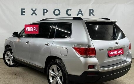 Toyota Highlander III, 2011 год, 2 320 000 рублей, 3 фотография