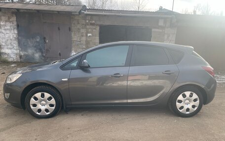 Opel Astra J, 2011 год, 700 000 рублей, 2 фотография