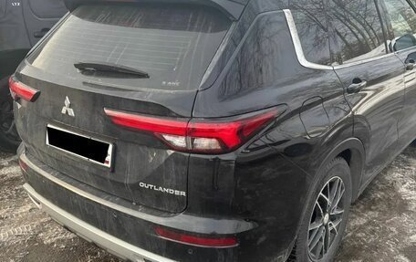 Mitsubishi Outlander, 2023 год, 4 368 000 рублей, 3 фотография