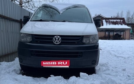 Volkswagen Transporter T5 рестайлинг, 2011 год, 1 650 000 рублей, 2 фотография