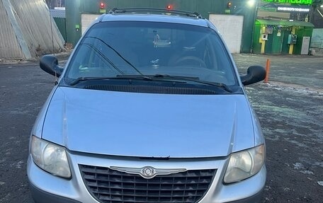 Chrysler Voyager IV, 2002 год, 425 000 рублей, 2 фотография