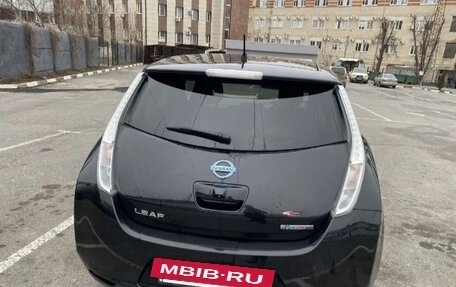 Nissan Leaf I, 2016 год, 1 050 000 рублей, 2 фотография