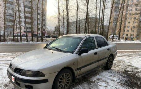 Mitsubishi Carisma I, 2003 год, 310 000 рублей, 10 фотография