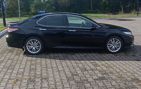 Toyota Camry, 2018 год, 2 950 000 рублей, 9 фотография