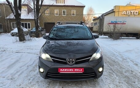 Toyota Verso I, 2014 год, 1 400 000 рублей, 10 фотография