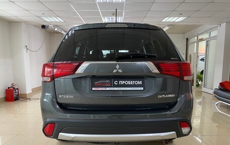 Mitsubishi Outlander III рестайлинг 3, 2015 год, 1 929 999 рублей, 6 фотография