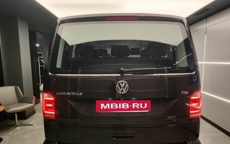 Volkswagen Caravelle T6 рестайлинг, 2017 год, 3 328 000 рублей, 5 фотография