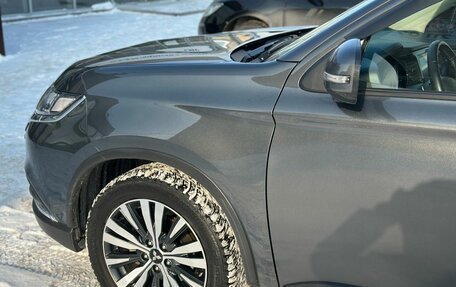 Mitsubishi Outlander III рестайлинг 3, 2021 год, 2 840 000 рублей, 7 фотография