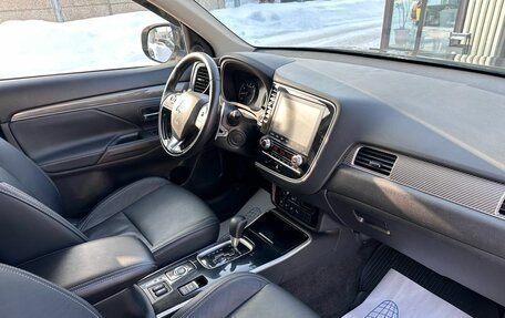 Mitsubishi Outlander III рестайлинг 3, 2021 год, 2 840 000 рублей, 21 фотография