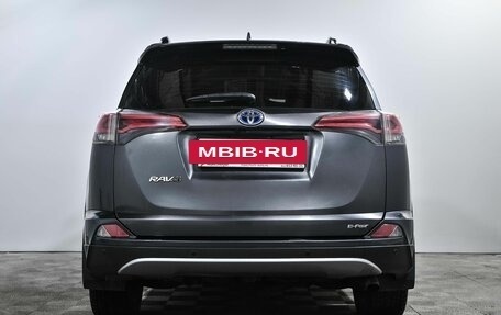 Toyota RAV4, 2018 год, 3 330 000 рублей, 6 фотография