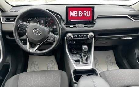 Toyota RAV4, 2019 год, 3 100 000 рублей, 9 фотография