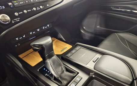 Lexus ES VII, 2021 год, 4 750 000 рублей, 18 фотография