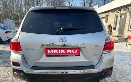 Toyota Highlander III, 2011 год, 1 789 000 рублей, 4 фотография