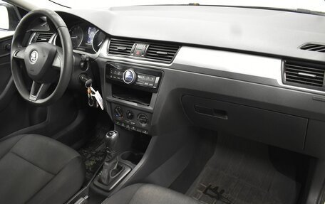 Skoda Rapid I, 2017 год, 920 000 рублей, 7 фотография