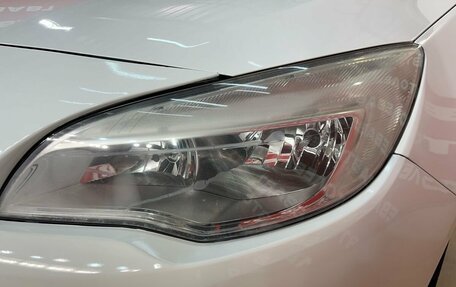 Opel Astra J, 2011 год, 940 000 рублей, 7 фотография
