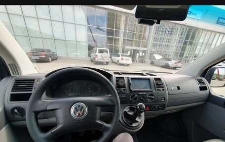 Volkswagen Transporter T5 рестайлинг, 2006 год, 1 080 000 рублей, 8 фотография