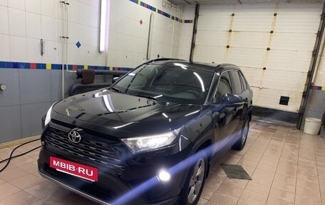 Toyota RAV4, 2019 год, 2 950 000 рублей, 10 фотография