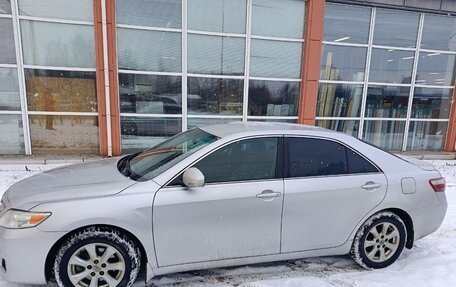 Toyota Camry, 2011 год, 1 390 000 рублей, 6 фотография