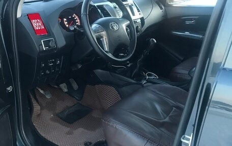 Toyota Hilux VII, 2014 год, 2 570 000 рублей, 11 фотография