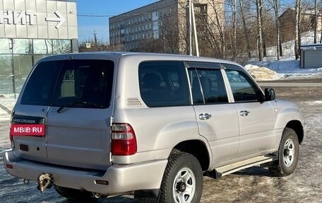 Toyota Land Cruiser 100 рестайлинг 2, 2003 год, 1 600 000 рублей, 6 фотография