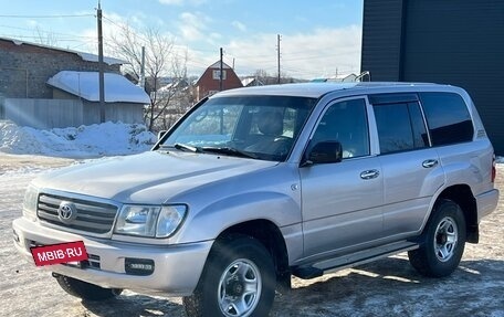 Toyota Land Cruiser 100 рестайлинг 2, 2003 год, 1 600 000 рублей, 3 фотография