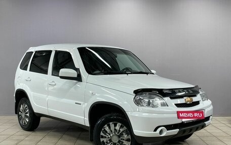 Chevrolet Niva I рестайлинг, 2017 год, 770 000 рублей, 3 фотография