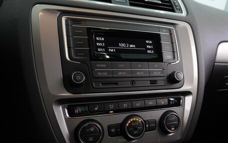 Volkswagen Jetta VI, 2017 год, 1 345 000 рублей, 12 фотография