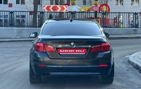 BMW 5 серия, 2011 год, 1 590 000 рублей, 4 фотография