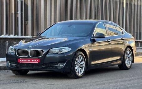 BMW 5 серия, 2011 год, 1 590 000 рублей, 2 фотография