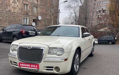 Chrysler 300C II, 2004 год, 1 450 000 рублей, 2 фотография