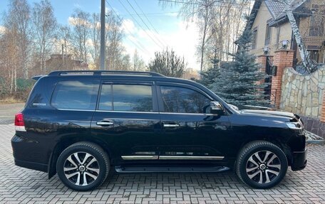 Toyota Land Cruiser 200, 2019 год, 8 250 000 рублей, 2 фотография