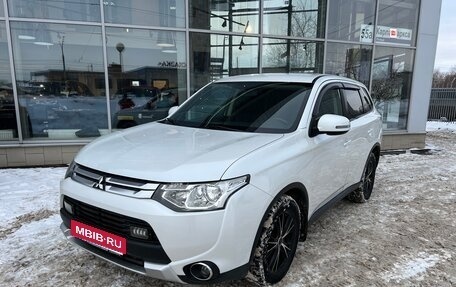 Mitsubishi Outlander III рестайлинг 3, 2014 год, 1 640 000 рублей, 1 фотография