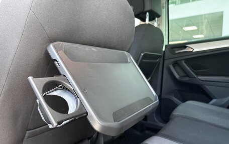 Volkswagen Tiguan II, 2018 год, 2 600 000 рублей, 21 фотография
