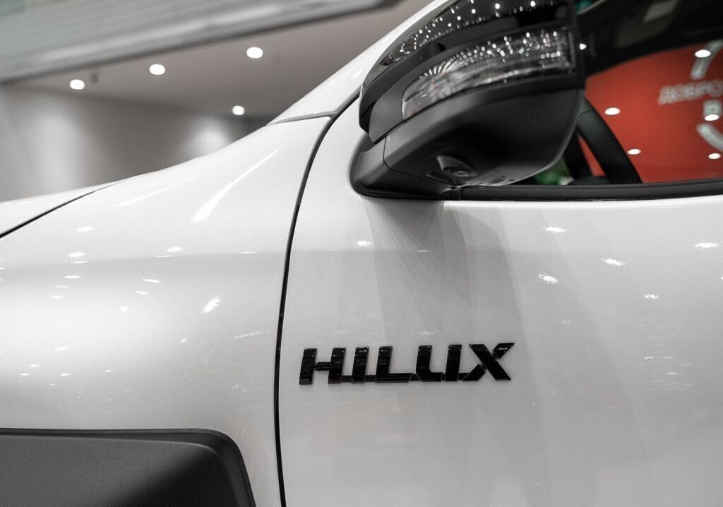 Toyota Hilux, 2024 год, 7 100 000 рублей, 12 фотография