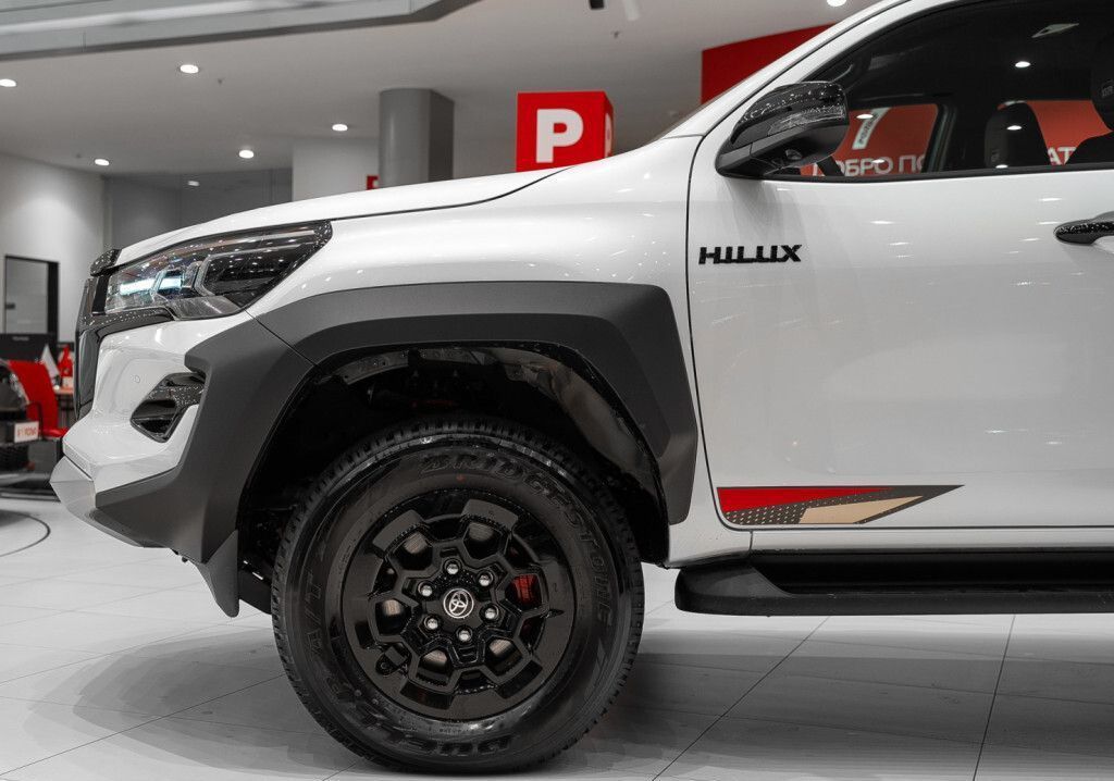 Toyota Hilux, 2024 год, 7 100 000 рублей, 11 фотография