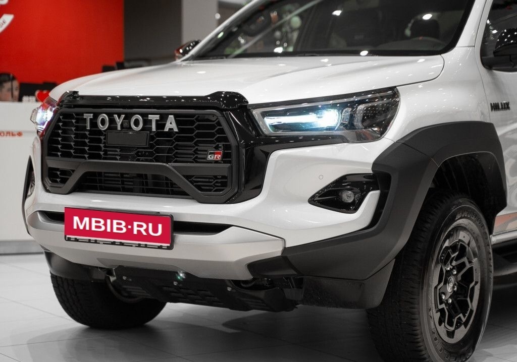 Toyota Hilux, 2024 год, 7 100 000 рублей, 6 фотография