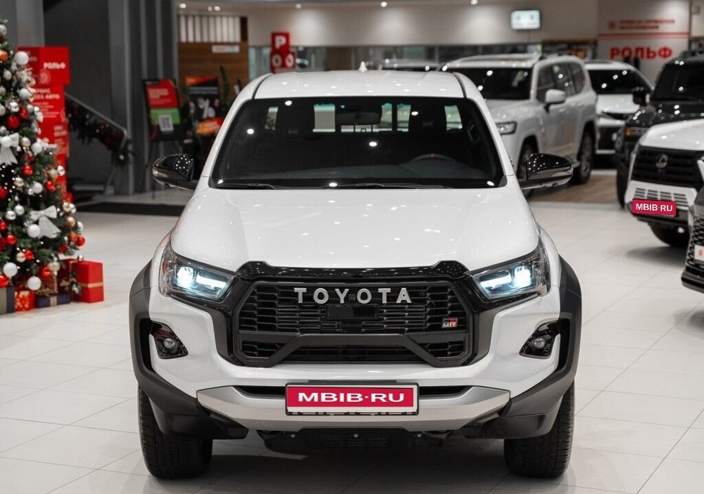 Toyota Hilux, 2024 год, 7 100 000 рублей, 7 фотография