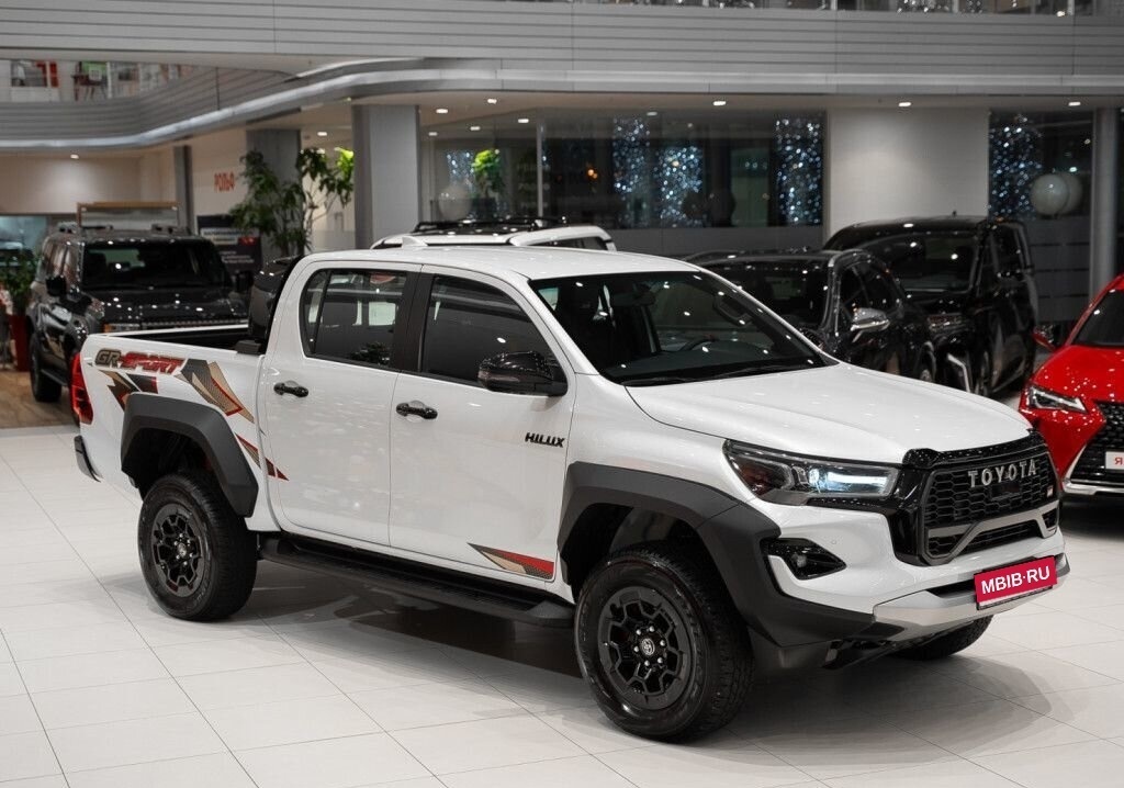 Toyota Hilux, 2024 год, 7 100 000 рублей, 10 фотография