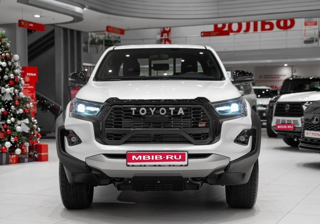 Toyota Hilux, 2024 год, 7 100 000 рублей, 8 фотография